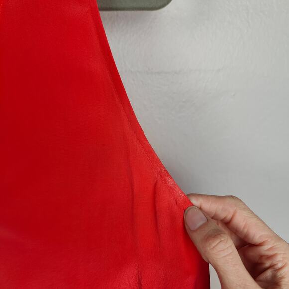 Eileen Silk Crepe Top‎ Womens Medium Orange Red Button Up Sleeveless Minimalist - Picture 7 of 9